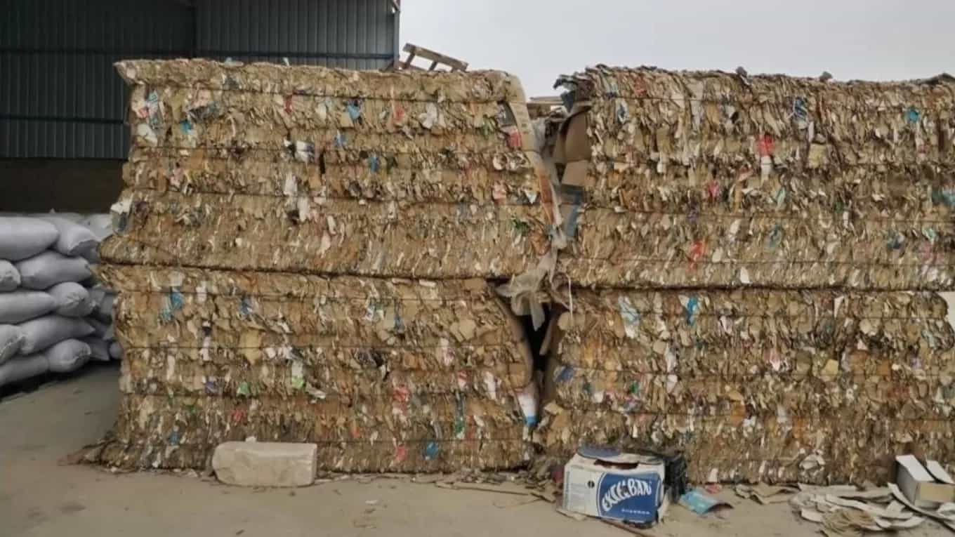 Deinking cardboard pulp